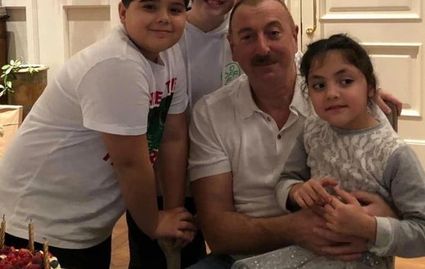 Prezident ad gününü belə qeyd etdi - FOTO