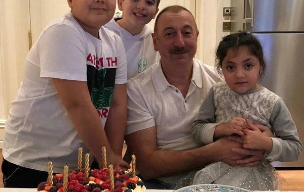 Prezident ad gününü belə qeyd etdi - FOTO