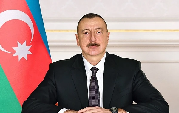 Prezident fəxri adlar verdi - SƏRƏNCAM
