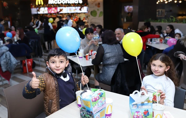 McDonald’s Азербайджан провел благотворительную акцию "Счастливые моменты вместе"