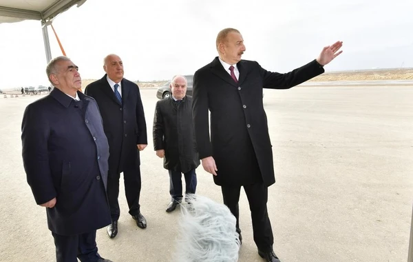 Президент ознакомился со строительством новой автодороги Баку-Губа-госграница России - ФОТО