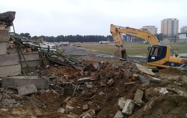 Sumqayıt şəhər stadionu sökülür - FOTO