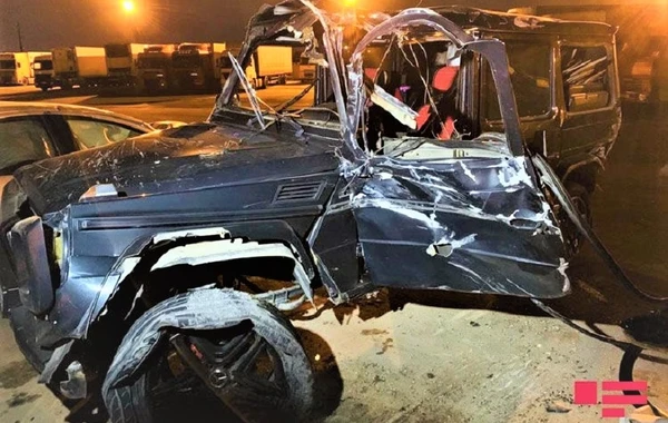 Bakı-Sumqayıt yolunda "Gelandewagen" ağır qəzaya düşdü - VİDEO