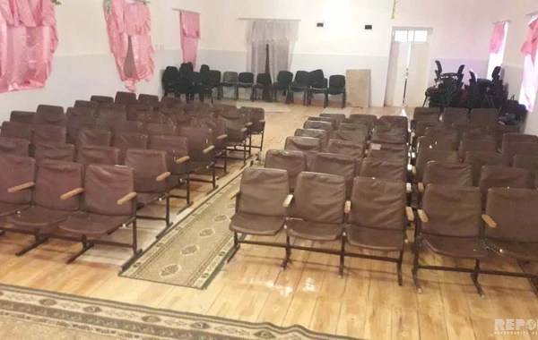 Azyaşlıların Yeni il şənliyi zamanı zalın döşəməsi çökdü - FOTO