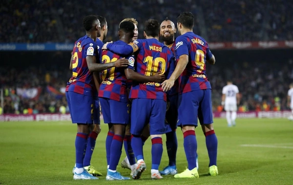 Məşhur futbolçu "Barselona"nı məhkəməyə verib