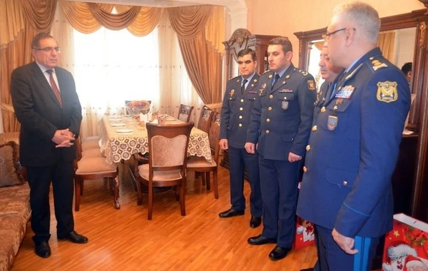 Медаль "За отвагу" вручена семье военного летчика - ФОТО