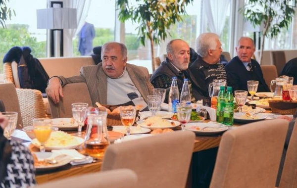 Bakıda qocalar evinin sakinləri üçün Yeni il süfrəsi açıldı - FOTO