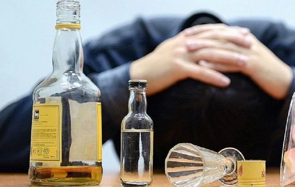 Bakıda saxta içkidən daha bir zəhərlənmə: Səkkizinci qurban xəstəxanaya yerləşdirildi