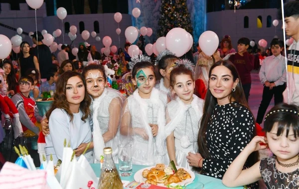 Mehriban Əliyeva Heydər Əliyev Fondunun uşaqlar üçün təşkil etdiyi bayram şənliyində - FOTO