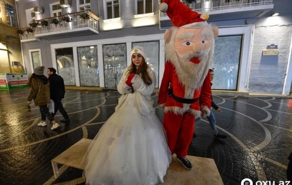 Баку прощается с 2019-м годом - ФОТОРЕПОРТАЖ