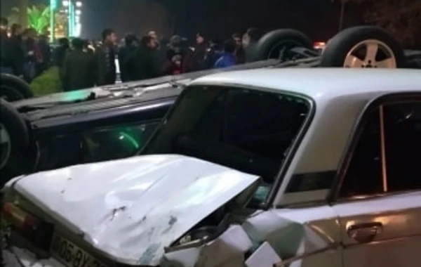 Ağstafada “Mercedes” 4 avtomobilə çırpıldı - 10-dan çox yaralı var - FOTO