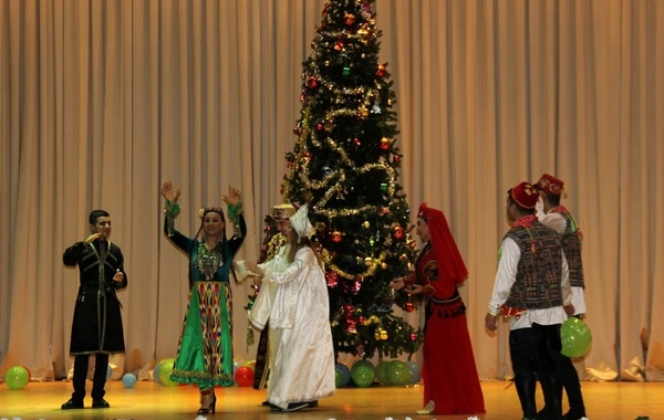 Minlərlə hərbçinin övladı bayram şənliklərində iştirak edib - FOTO