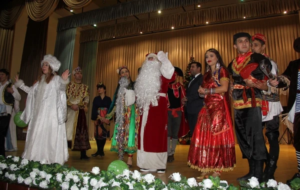 Minlərlə hərbçinin övladı bayram şənliklərində iştirak edib - FOTO