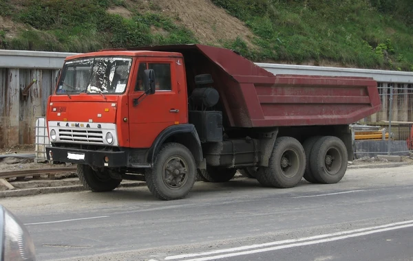 Bu ölkə KamAZ sürücülərinə iş vizasını dayandırdı