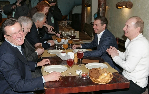 Опубликована новая серия редких ФОТО Путина