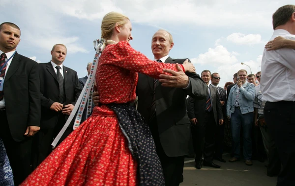 Опубликована новая серия редких ФОТО Путина