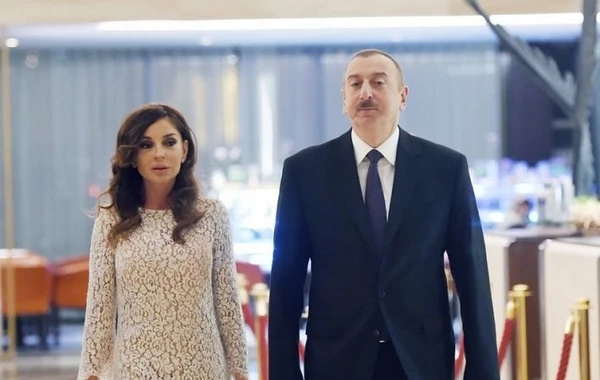 Prezident və birinci xanım Xoşbəxt Yusifzadənin 90 illik yubileyində iştirak edib