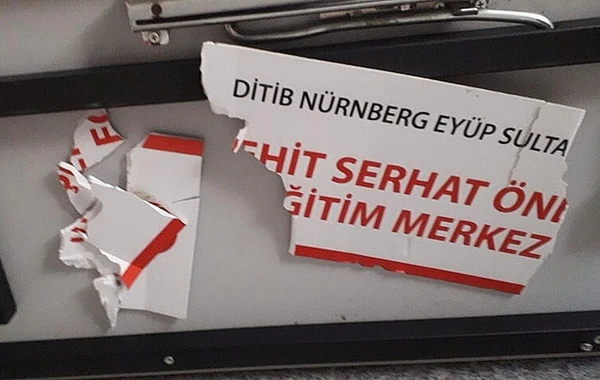 Azərbaycanlı kişi Almaniyada məscidə hücum etdi - FOTO