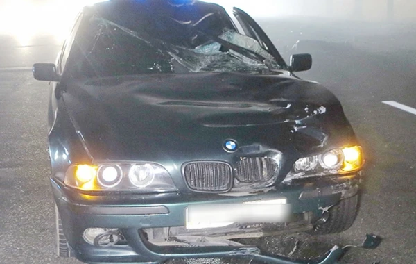 Bakıda avtoyuma məntəqəsinin işçisi qaçırdığı BMW-ə ilə ağır qəza törətdi