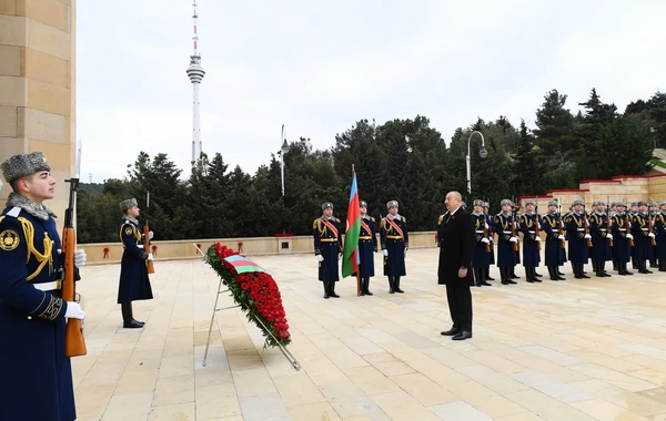Президент Ильхам Алиев почтил светлую память шехидов 20 Января - ФОТО
