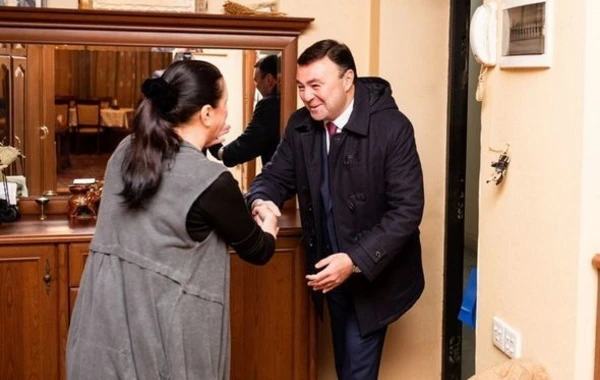 Эльнур Аллахвердиев в рамках агитационной кампании побывал в гостях у Народной артистки - ФОТО