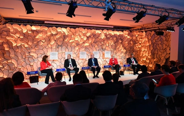 Prezident Davos Forumunun “Strateji baxış: Avrasiya” mövzusunda panelində iştirak edib - FOTO