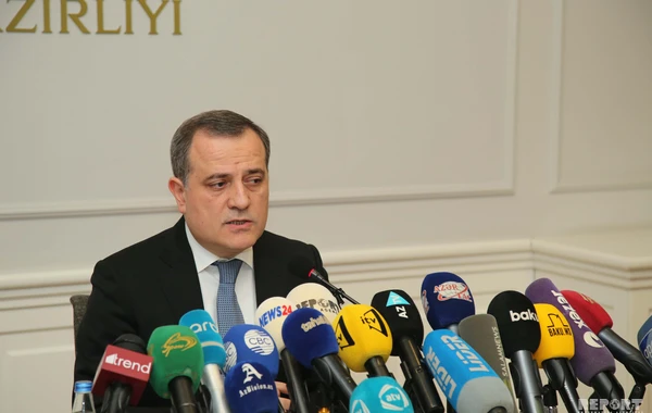 Ceyhun Bayramov: Məktəbli formalarının qiyməti yüksək olmamalıdır - VİDEO