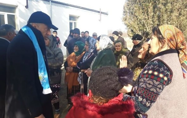 Низами Сафаров проводит встречи с избирателями - ФОТО