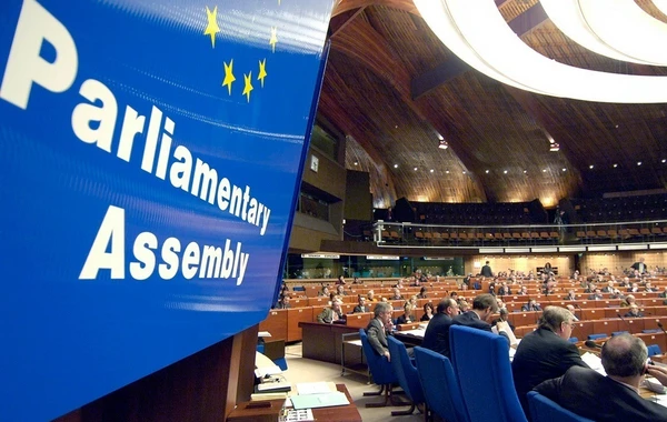 Deputat AŞPA məruzəçisinin hesabatını sərt tənqid edib