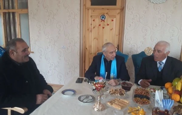 Nizami Səfərov seçiciləri ilə görüşlərini davam etdirir - FOTO