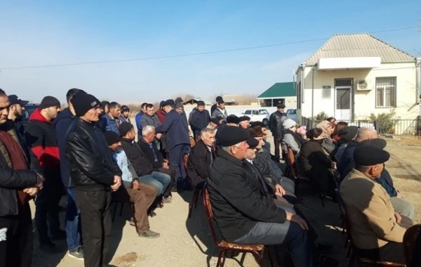 Nizami Səfərov seçiciləri ilə görüşlərini davam etdirir - FOTO