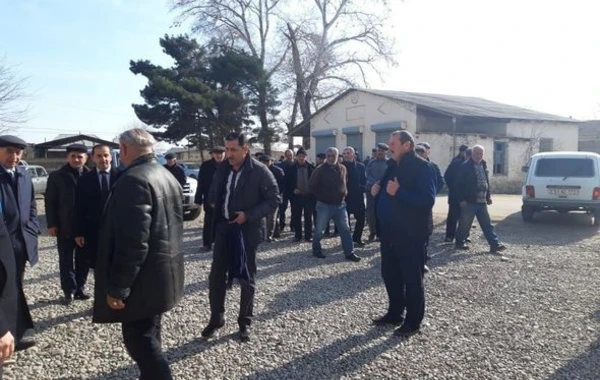 Nizami Səfərov seçiciləri ilə görüşlərini davam etdirir - FOTO