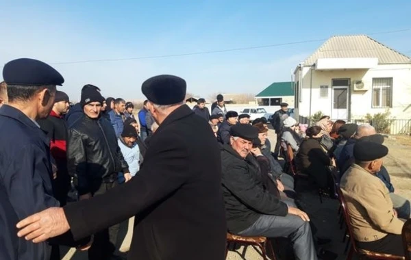 Nizami Səfərov seçiciləri ilə görüşlərini davam etdirir - FOTO