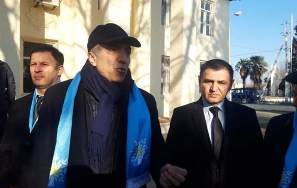 Nizami Səfərov seçiciləri ilə görüşlərini davam etdirir - FOTO