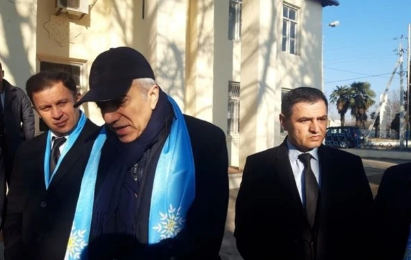 Nizami Səfərov seçiciləri ilə görüşlərini davam etdirir - FOTO