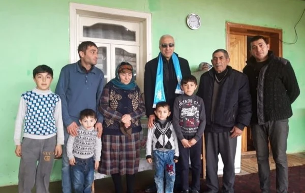 Nizami Səfərov seçiciləri ilə görüşlərini davam etdirir - FOTO