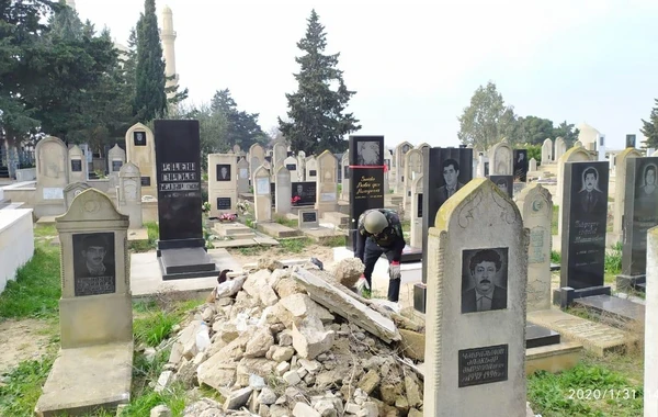 Nardarandakı qəbiristanlıqdan silah-sursat tapılıb - FOTO