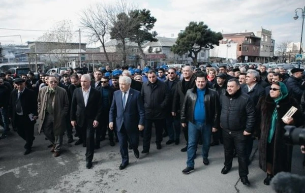 Seçicilər Ülvi Quliyevi izdihamla qarşıladı - FOTO