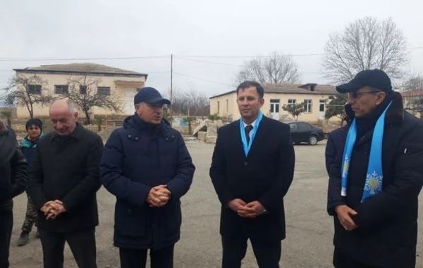 Nizami Səfərov seçiciləri ilə görüşlərini davam etdirir - FOTO