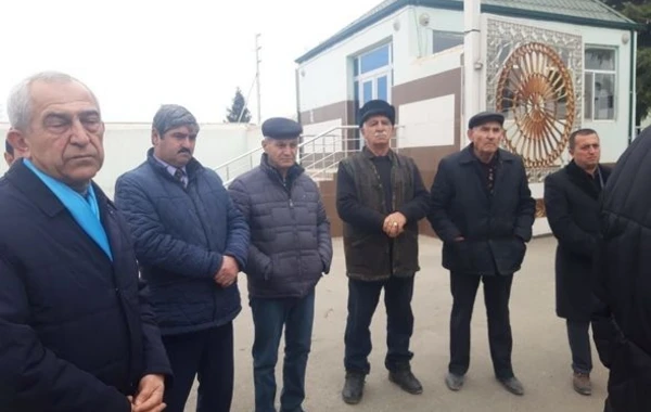 Nizami Səfərov seçiciləri ilə görüşlərini davam etdirir - FOTO