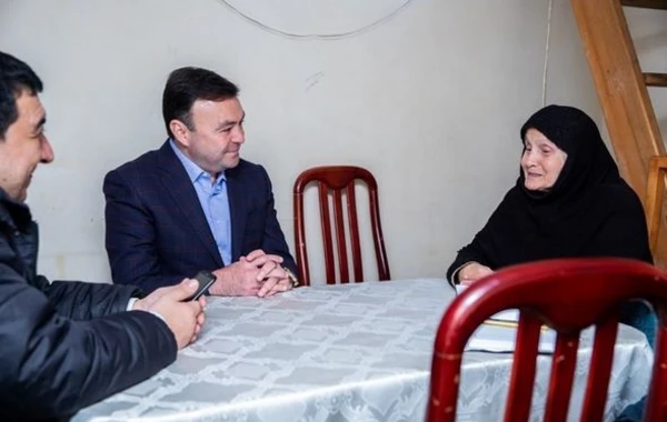Elnur Allahverdiyev vətəndaşlarla bir arada - FOTO