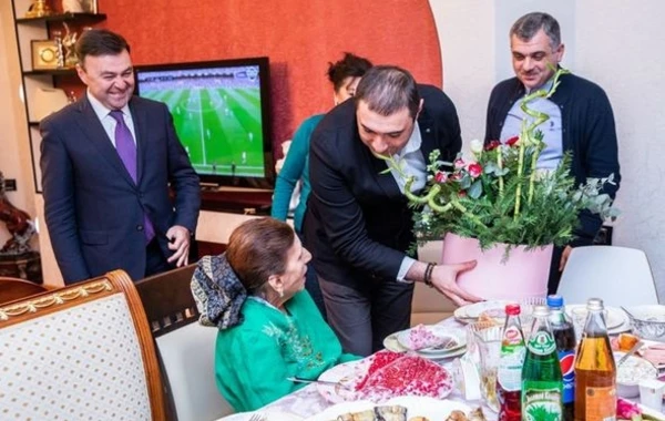 Elnur Allahverdiyev vətəndaşlarla bir arada - FOTO