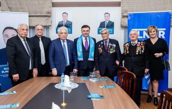 Elnur Allahverdiyev vətəndaşlarla bir arada - FOTO