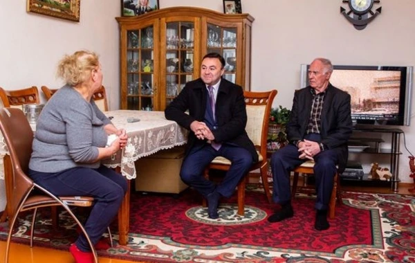 Elnur Allahverdiyev vətəndaşlarla bir arada - FOTO