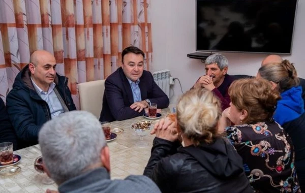 Elnur Allahverdiyev vətəndaşlarla bir arada - FOTO