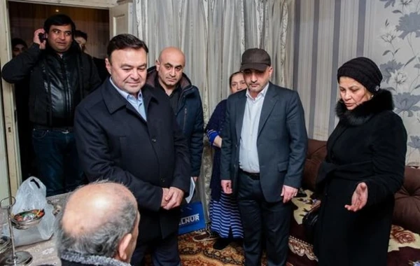 Elnur Allahverdiyev vətəndaşlarla bir arada - FOTO