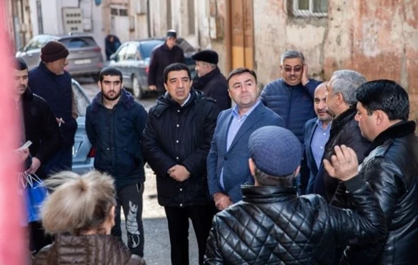Elnur Allahverdiyev vətəndaşlarla bir arada - FOTO