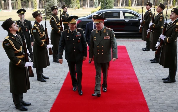 Gerasimov Nəcməddin Sadıkovla nəyi müzakirə edib? - VİDEO