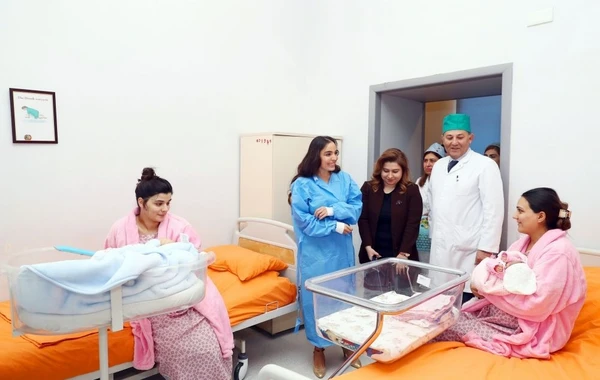 Leyla Əliyeva 3 nömrəli Şəhər Klinik Xəstəxanasının doğum şöbəsində olub - FOTO