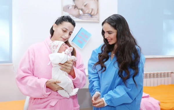 Leyla Əliyeva 3 nömrəli Şəhər Klinik Xəstəxanasının doğum şöbəsində olub - FOTO